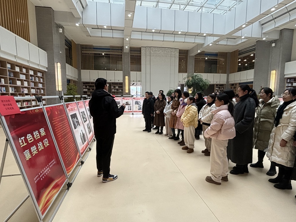 湖北文理学院理工学院举办襄阳本土红色革命文化宣传展览。