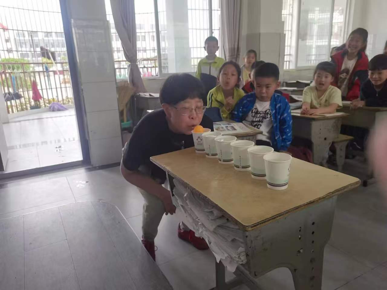 张葆珺在支教课堂上